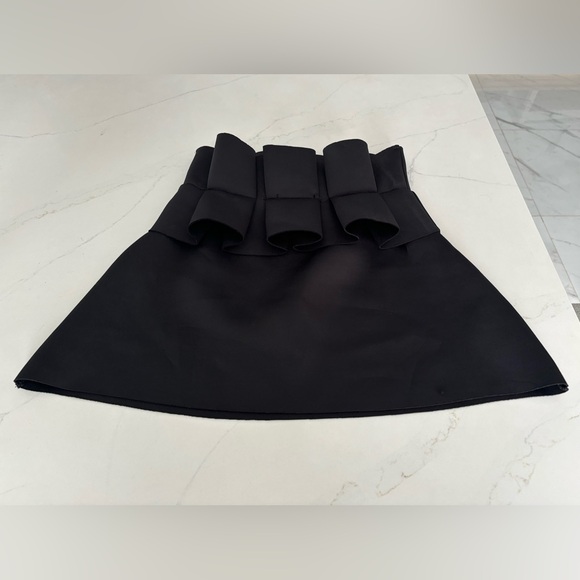 MISSGUIDED SCUBA PEPLUM TOP SIZE 4 NEW - Picture 1 of 3